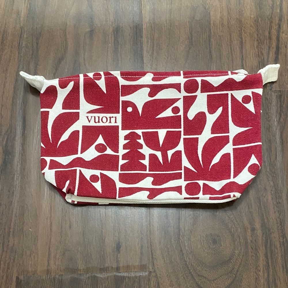 Vuori Holiday 2025 Pouch
